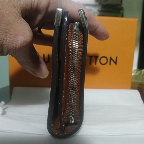 EUC Louis Vuitton Suhali Compact Wallet - Picture 5 of 13